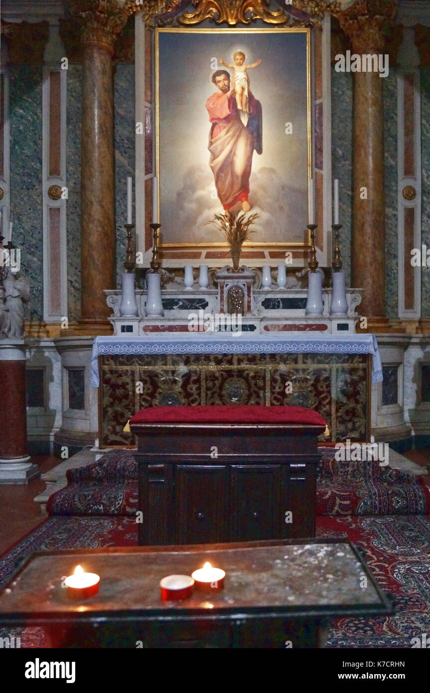 Innenansicht der Kirche von San Giuseppe Florenz Italien Stockfoto