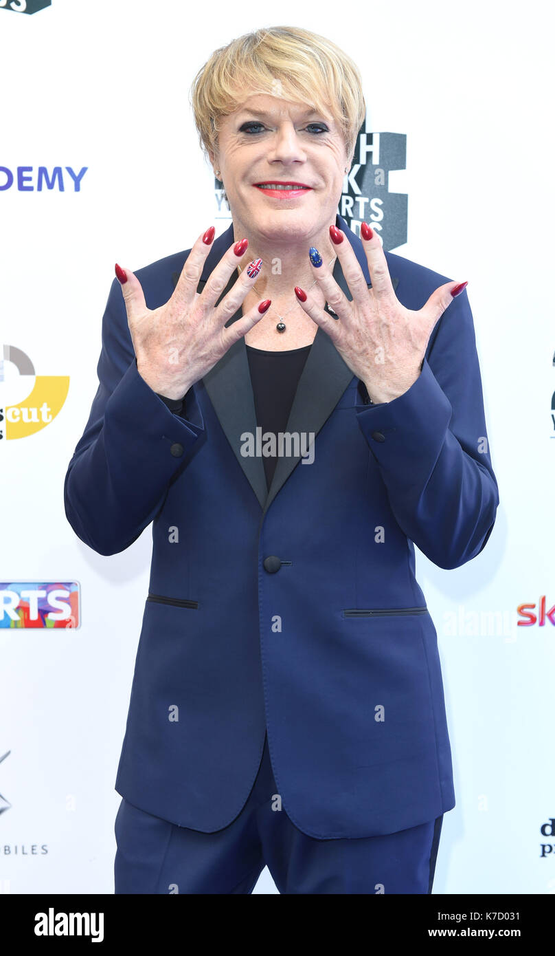 Foto muss Gutgeschrieben © Alpha Presse 079965 05/06/2016 Eddie Izzard South Bank Sky Arts Awards 2016 im Savoy in London Stockfoto