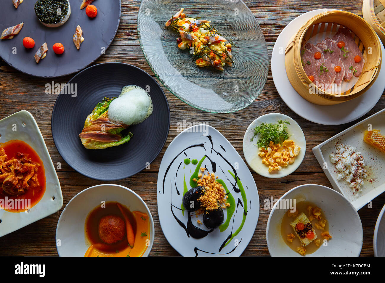 Molekulare Gastronomie Vielzahl an Rezepten moderner Küche. Stockfoto