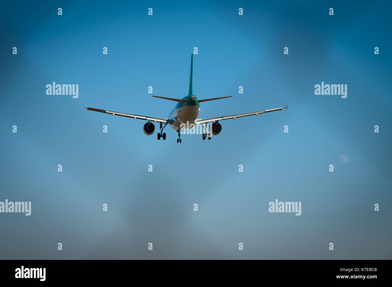Landung von Flugzeugen am Flughafen Stockfoto
