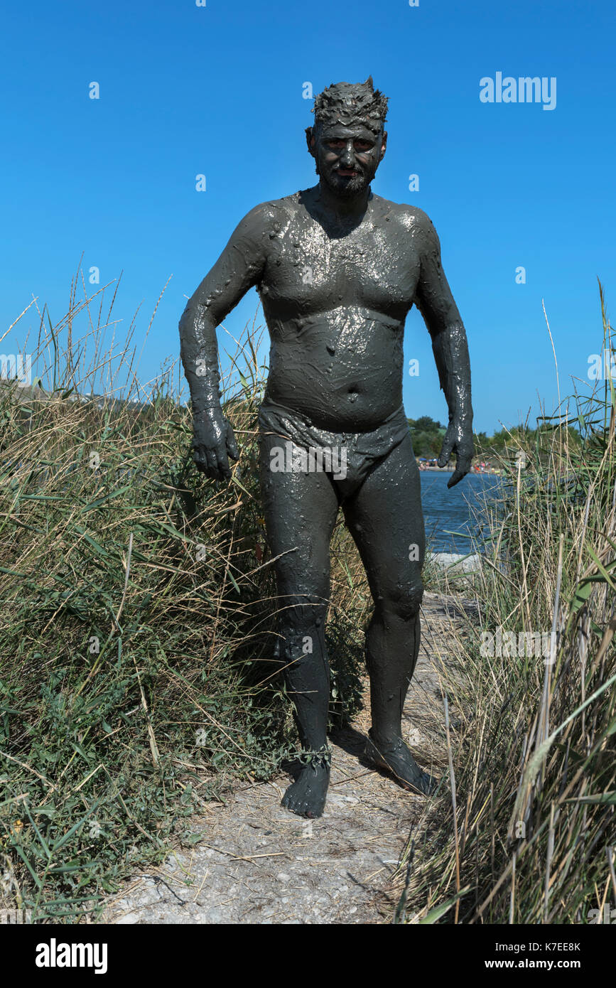 Schlammbad See Heilung Spa Resort Mann Nass Stockfoto