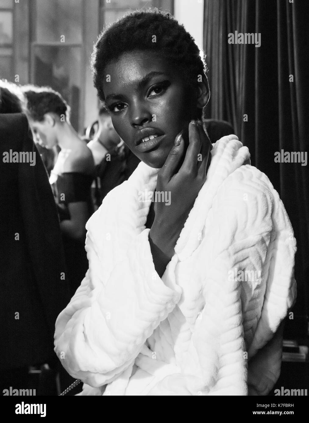 NEW YORK, NY-September 06, 2017: Amilna Estevaoposes backstage für die Tom Ford Frühling Sommer 2018 fashion show während der New York Fashion Week für Frauen Stockfoto