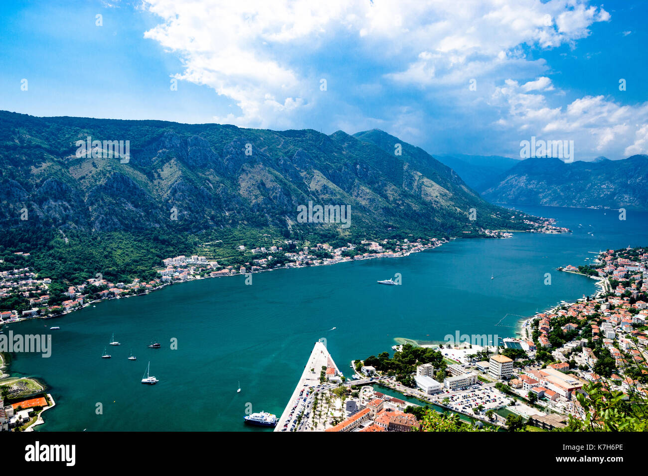 Herrliche Aussicht auf die Bucht von Kotor Montenegro Stockfoto