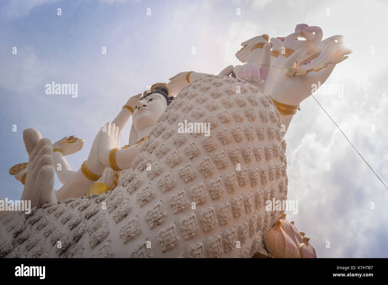 Guanyin, der Göttin der Barmherzigkeit und Mitleid in Wat Plai Leam, einem buddhistischen Tempel auf der Insel Ko Samui, Thailand. Stockfoto