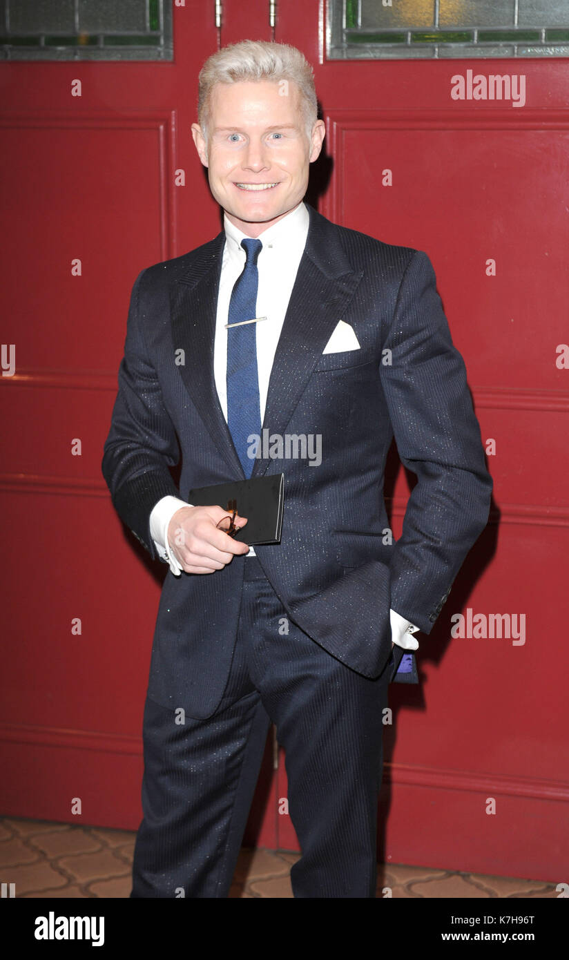 Foto muss Gutgeschrieben © Kate Grün/Alpha Presse 079965 08/03/2016 Rhydian Roberts Motown die musikalische Drücken Sie die Taste Nacht Shaftesbury Theatre London. Stockfoto