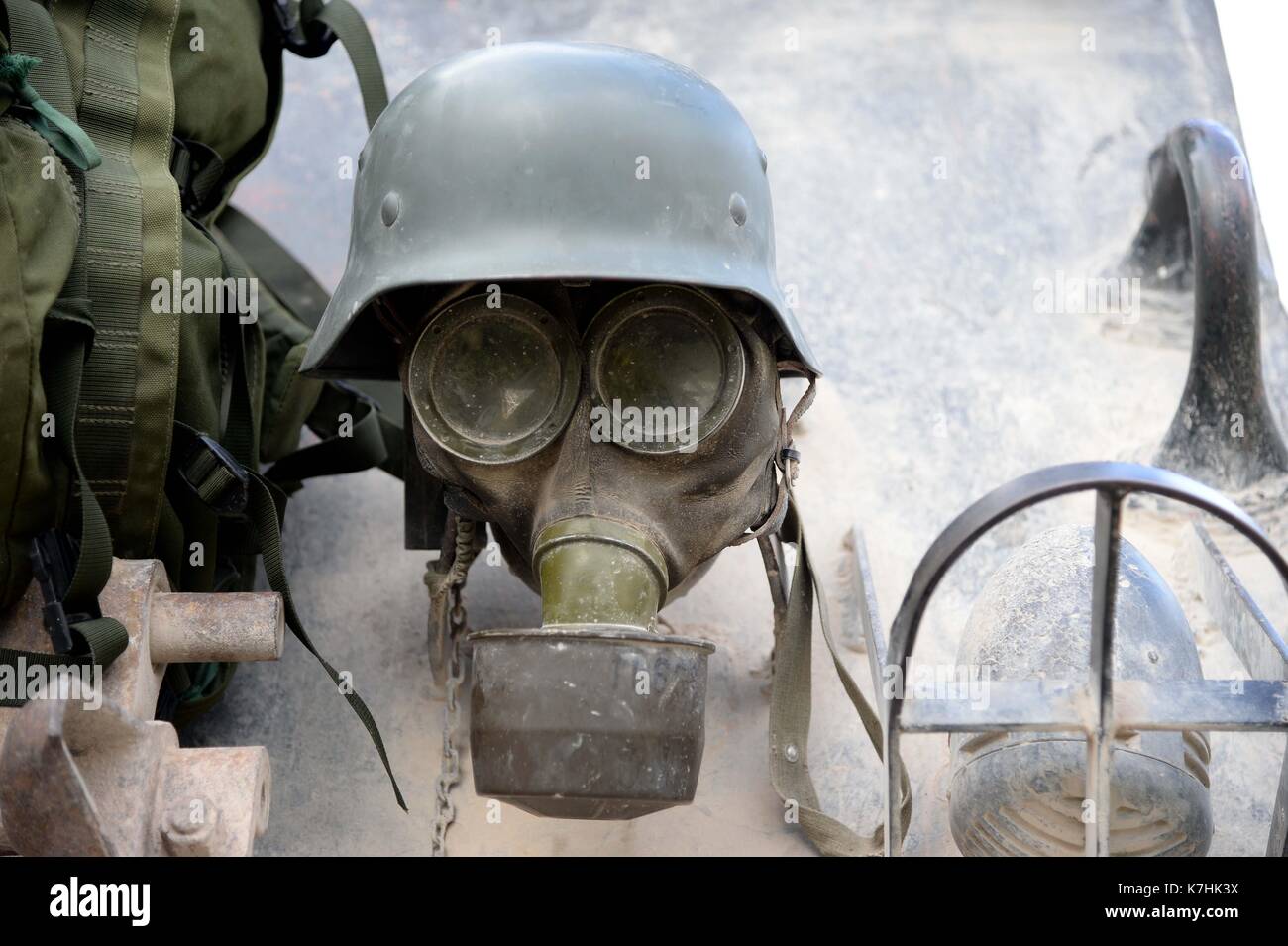 Deutsche Helm und Gasmaske Stockfotografie - Alamy