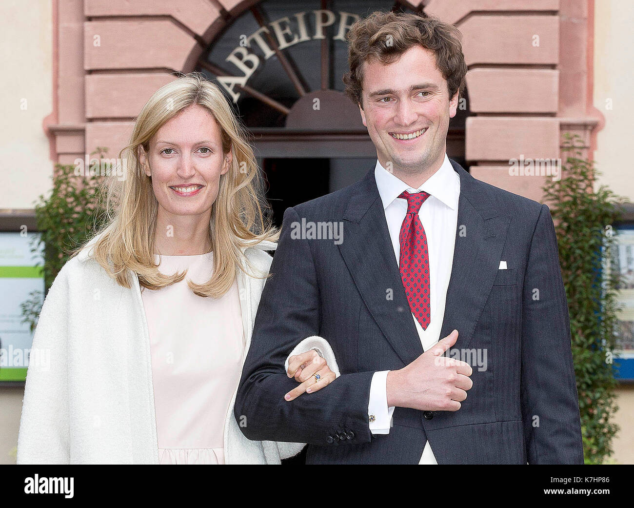 Amorbach, Deutschland. 16 Sep, 2017. Prinz Amadeo von Belgien und Erzherzogin Elisabetta von Österreich-este Ehe von Erbprinz Ferdinand von Leiningen und Prinzessin Viktoria Luise von Preussen in der Fürstlichen Abteikirche in Amorbach, am 16. September 2017 Foto: Albert Nieboer/Niederlande/Point de Vue, - KEINE LEITUNG SERVICE - Foto: Albert Nieboer/RoyalPress/dpa/Alamy leben Nachrichten Stockfoto