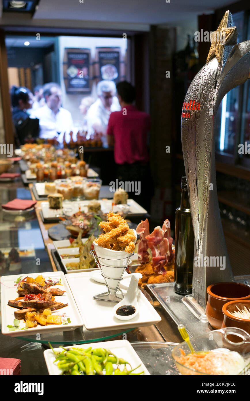 Spanische Tapas, Pintxos, Tapas Bar, Restaurant, Logrono, Baskenland, Spanien Stockfoto