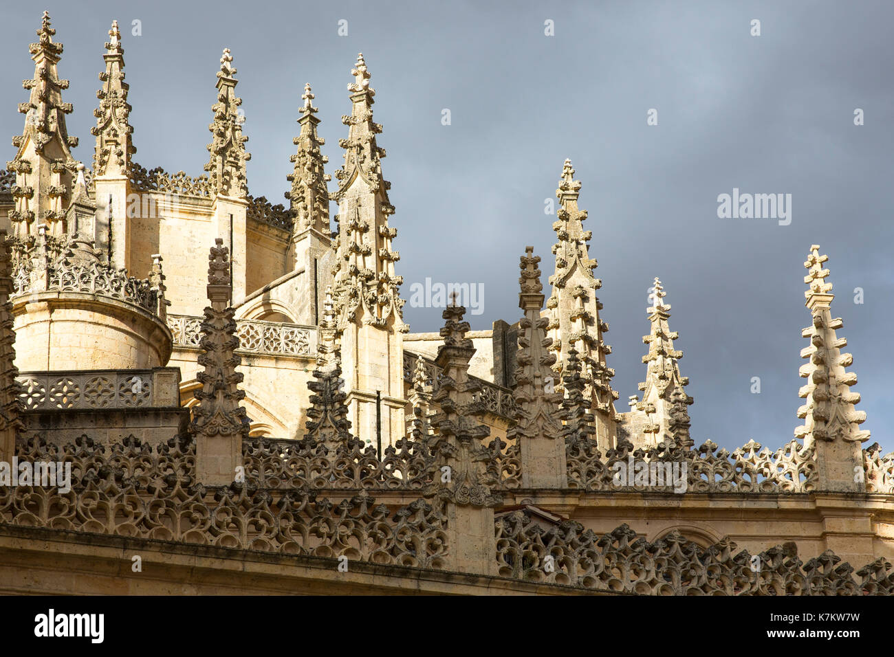 Traditionelle Architektur Detail des gotischen Stil römisch-katholische Kathedrale von Segovia, Spanien Stockfoto