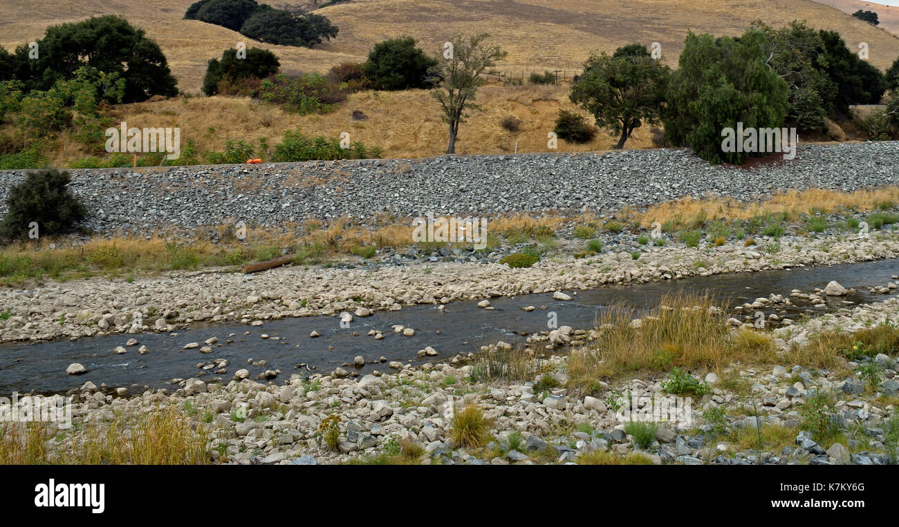 Alameda Creek, in Niles Canyon, Spätsommer, Alameda County, Kalifornien, USA Stockfoto