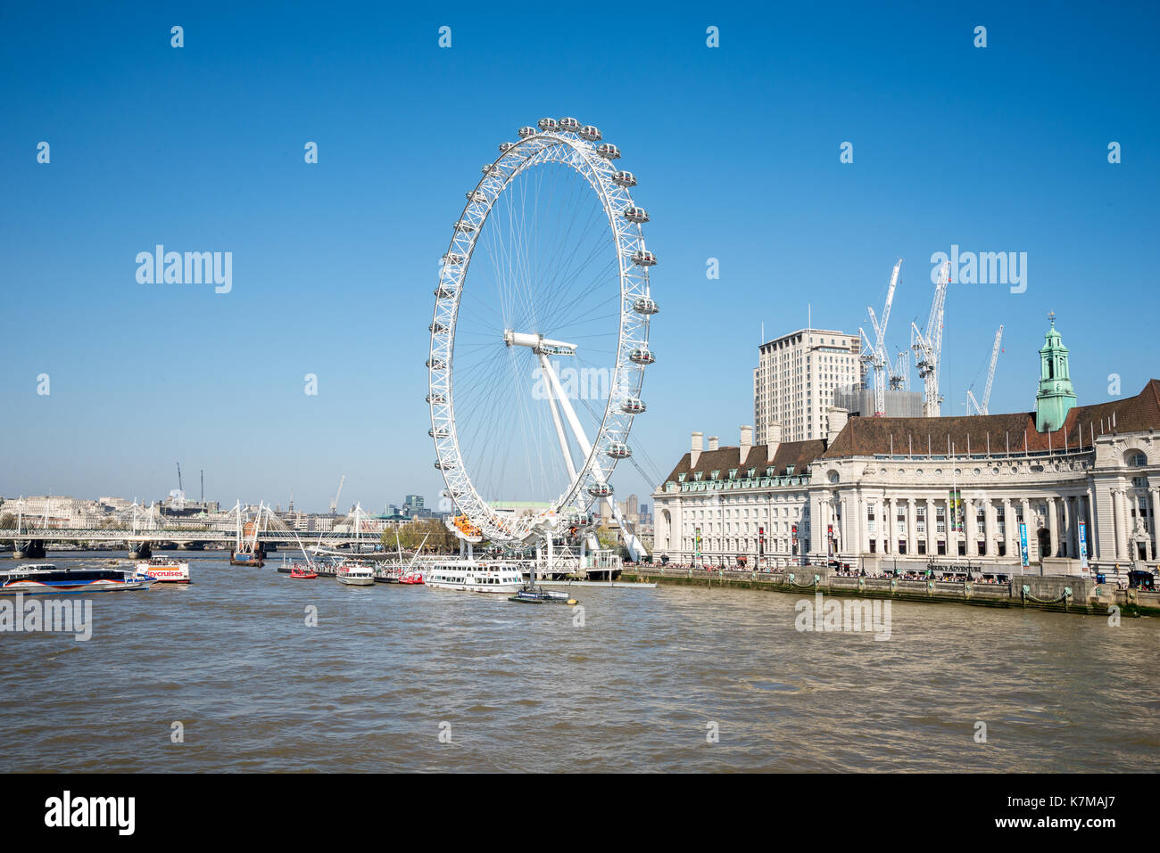 Ein Blick auf London Eye von Westeminster Bridge, England Stockfoto