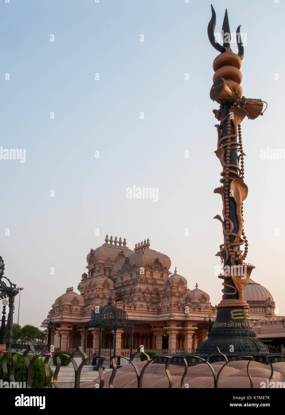 Die Tempelanlage von Chattarpur Mandir, Süd-westen von Stadtrand von New Delhi, Indien. Stockfoto