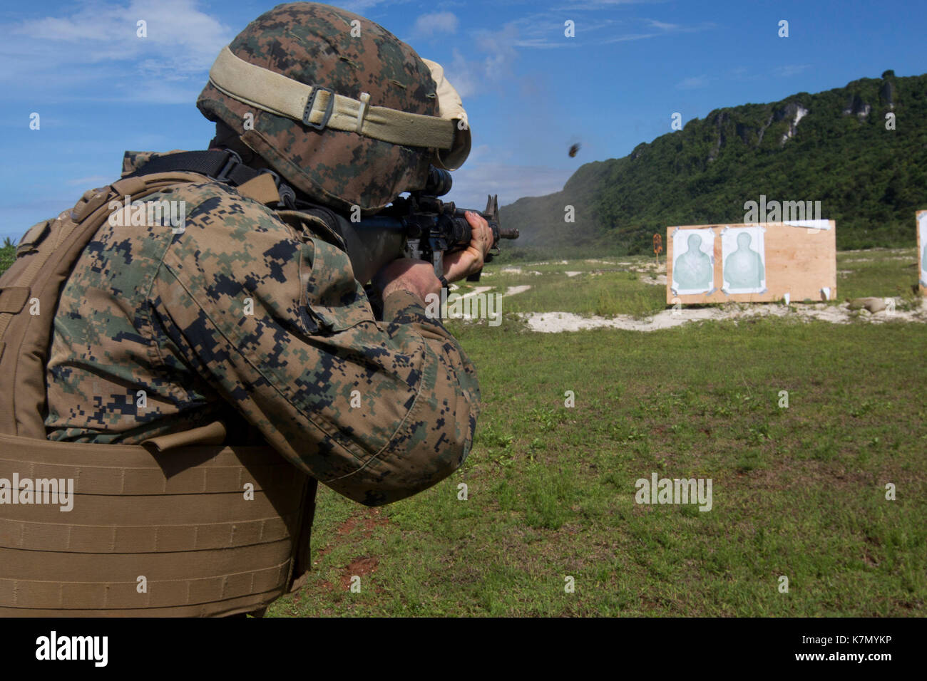 31 Marine Expeditionary Unit, Brände eine M16A4-Sturmgewehr Stockfoto