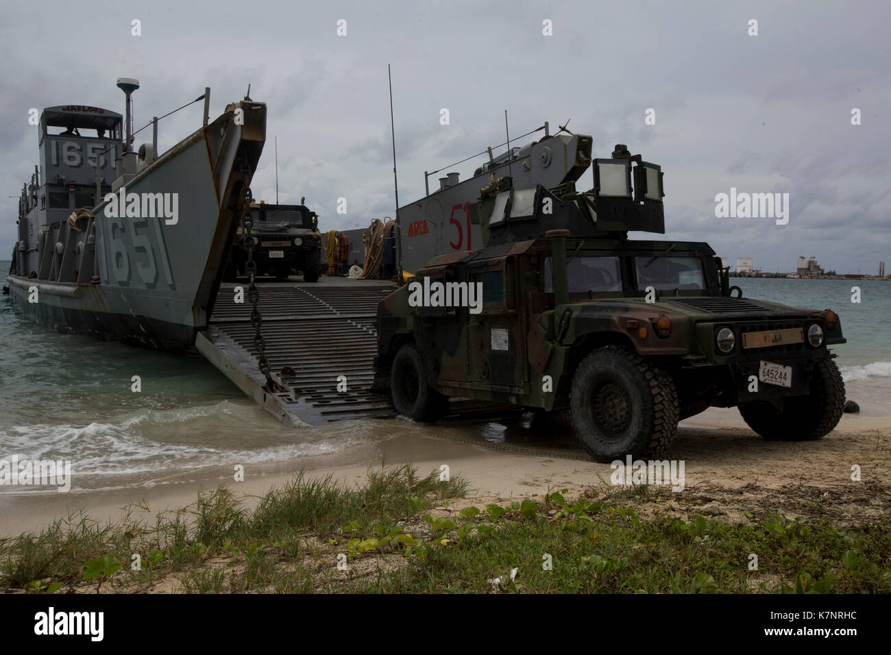 Ein Humvee Antriebe aus einer Landung craf Stockfoto
