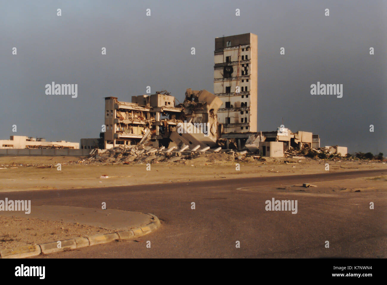 Shell von bombardiert und niedergebrannt Gebäude in Kuwait City nach der Operation Desert Storm im Golfkrieg. Stockfoto