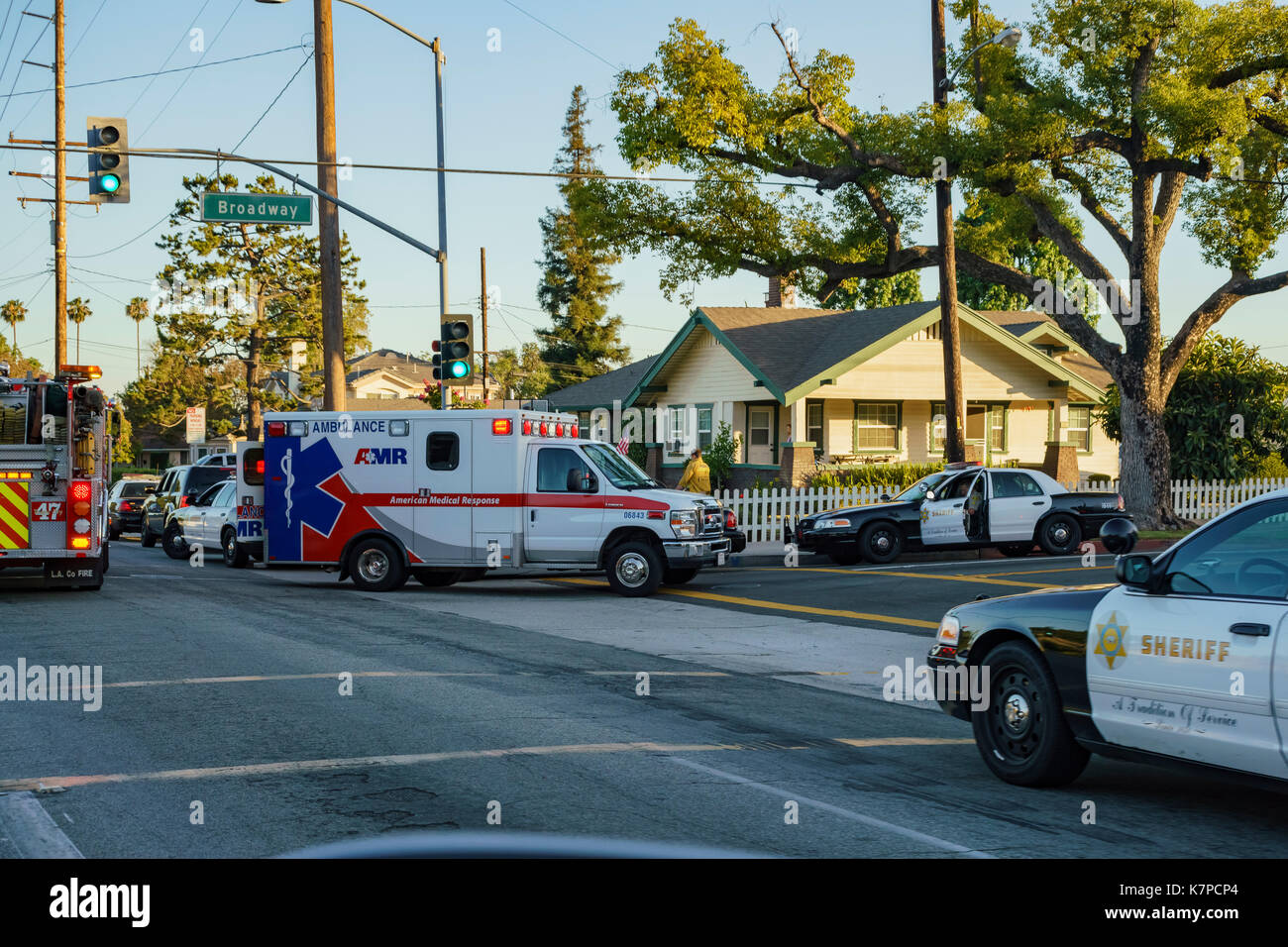 Los Angeles, 15.Juni: Sheriff, Ambulanz, Feuerwehr am 15.JUNI, 2017 am Broadway, Temple City, Los Angeles, Kalifornien Stockfoto