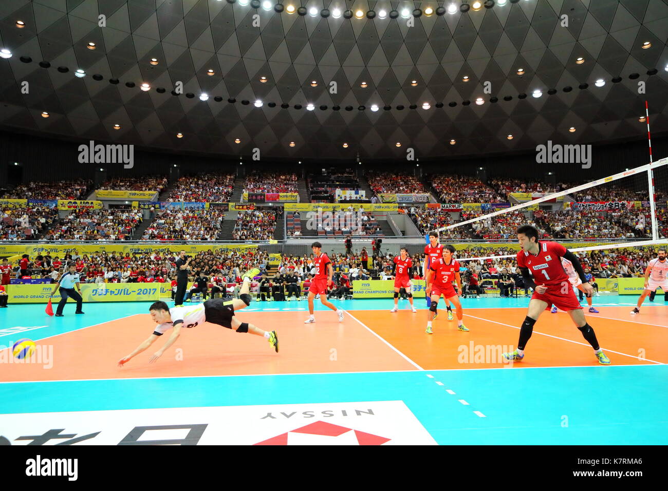 Allgemeine Ansicht, 16. SEPTEMBER 2017 - Volleyball: FIVB World Grand Champions Cup 2017 Männer Match zwischen Japan 1-3 Iran im Osaka Municipal Central-Gymnasium in Osaka, Japan. (Foto von Naoki Nishimura/LBA SPORT) Stockfoto