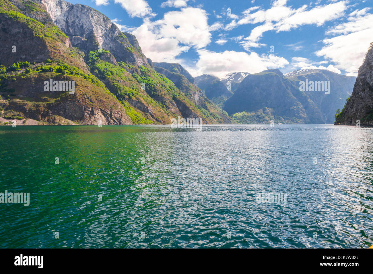 Slopy Berge rund um den Sognefjord, Ansicht von der Gemeinde Undredal, Aurland, Norwegen, Skandinavien Stockfoto