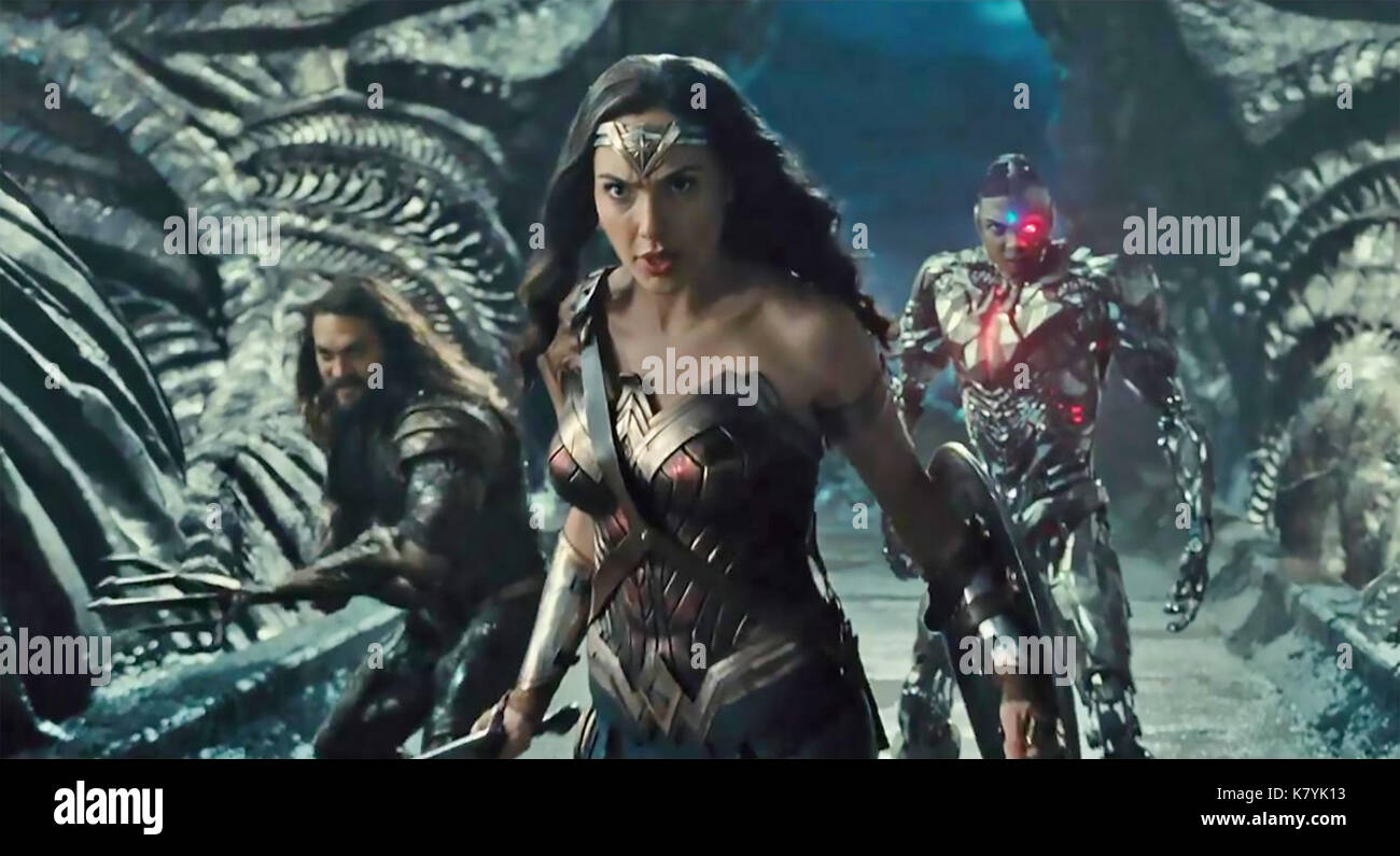 JUSTICE LEAGUE 2017 DC Comics Film mit von links Jason Momoa, Gal Gadot, Ray Fisher Stockfoto