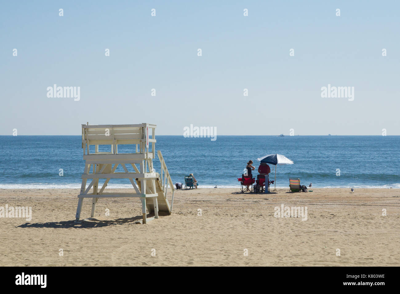 SEA GIRT NEW JERSEY - September 15, 2017: Die Menschen genießen den Strand an einem der letzten Tage des Sommers Stockfoto