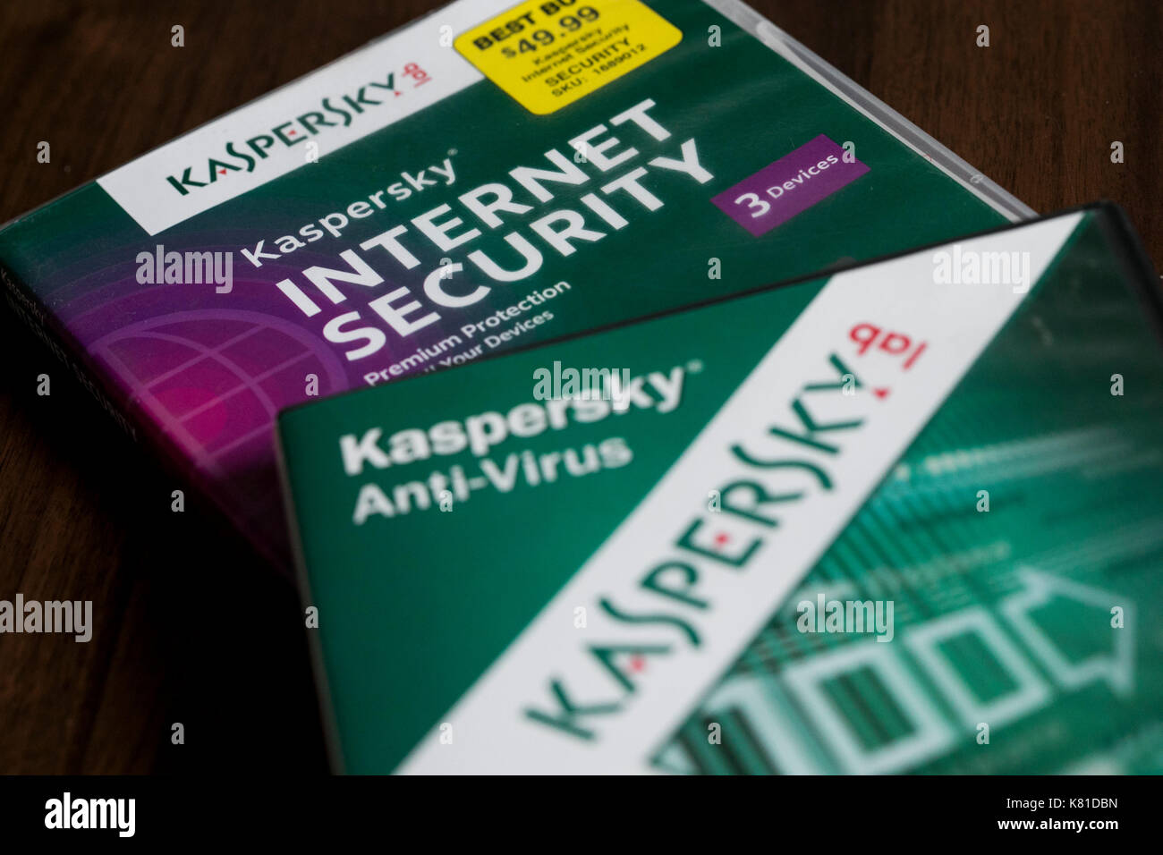 Kaspersky Lab Internet Security und Anti-Virus-Software Produkte. Die russischen Software-hersteller ist unter Nachforschung für seine engen Beziehungen zur Russland kommen Stockfoto