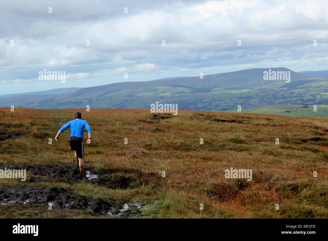 Querformat von Fiel runner Kreuzung wüst Moorland Stockfoto