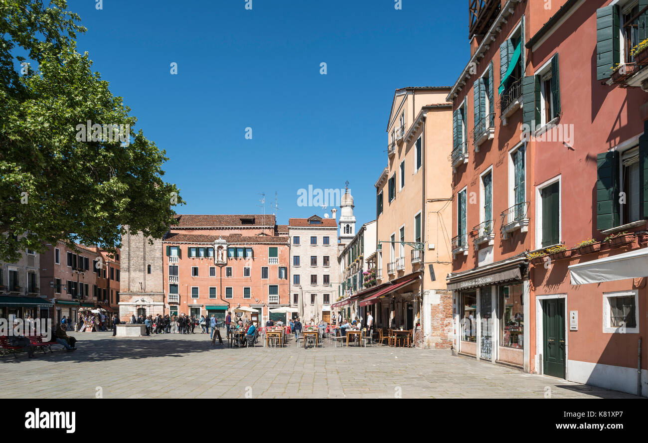 Campo Santa Margherita, der Hauptplatz der Stadtteil Dorsoduro, Venedig, Venedig, Venetien, Italien Stockfoto