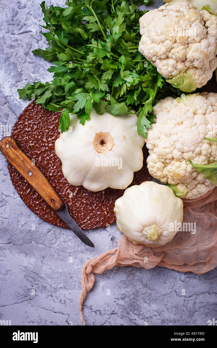Pattypan Squash und Blumenkohl. Stockfoto