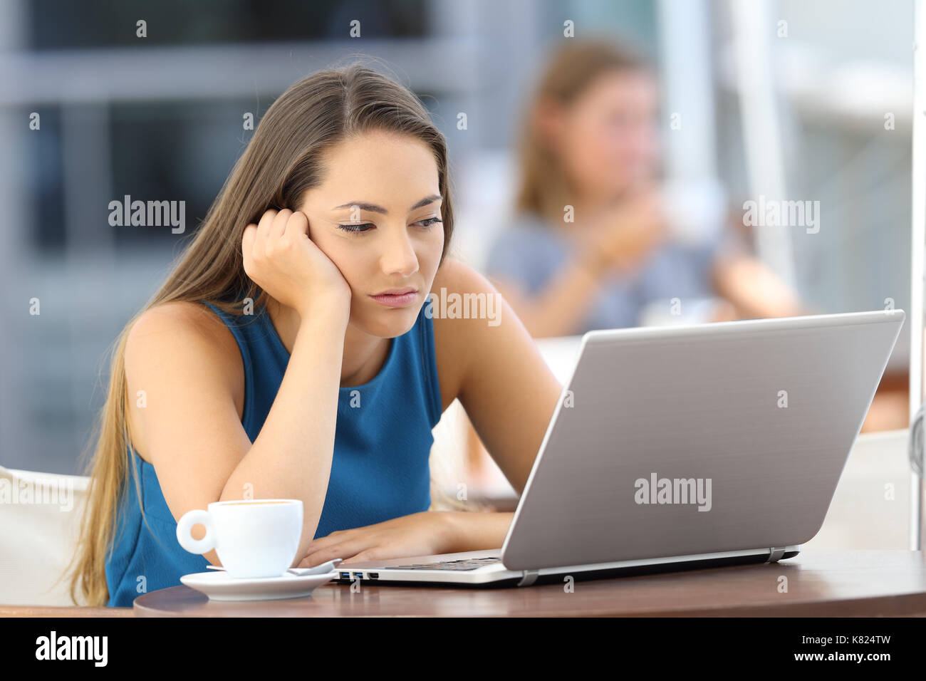 Frauen in einer bar kennenlernen