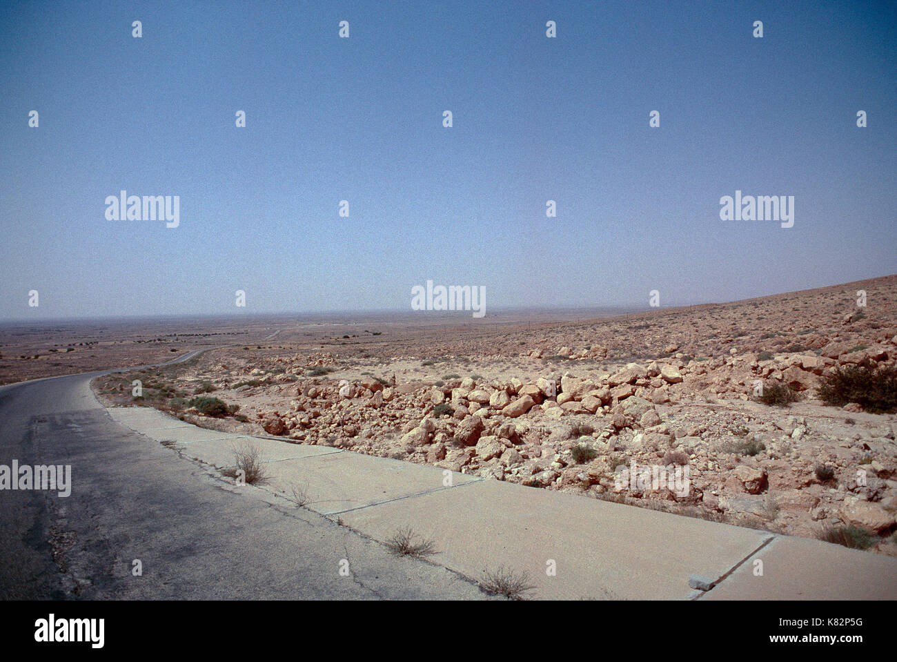 Die ariden, Wüste Sahara und bergigen Gegend der westlichen Libyen, wo wenig Wasser vorhanden ist, und ist einer der heissesten Orte auf der Erde, während der Sommermonate. Stockfoto