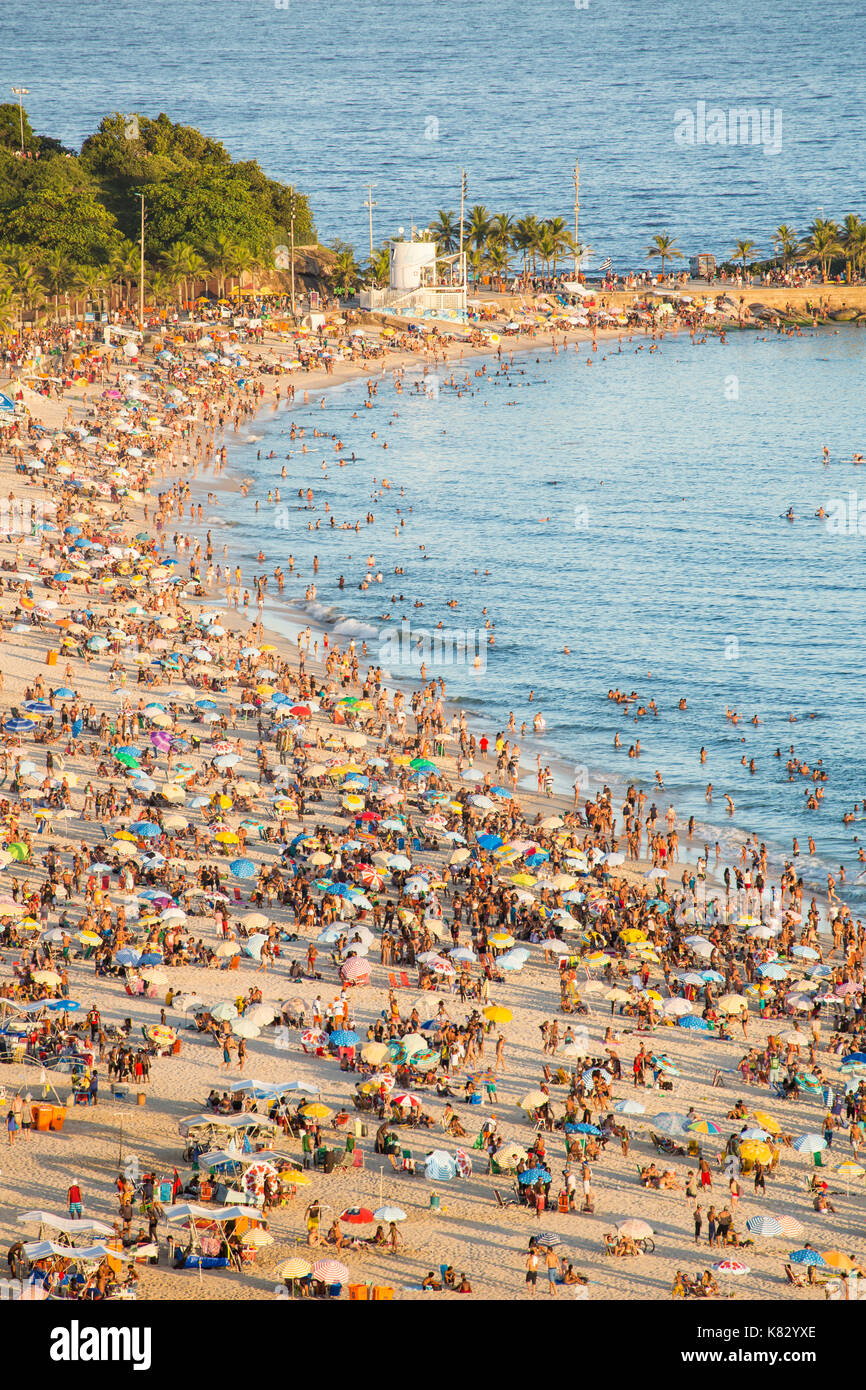 Strand von Ipanema, Rio de Janeiro, Brasilien, Südamerika Stockfoto