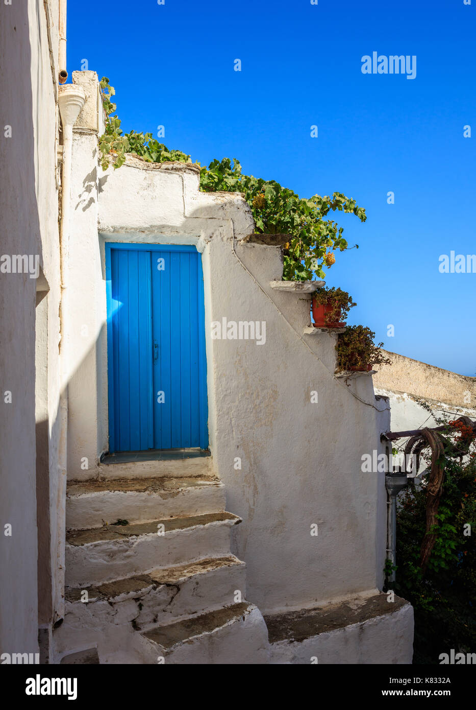 Griechenland, Insel der Kykladen. Traditionelle Eingang eines Hauses Stockfoto