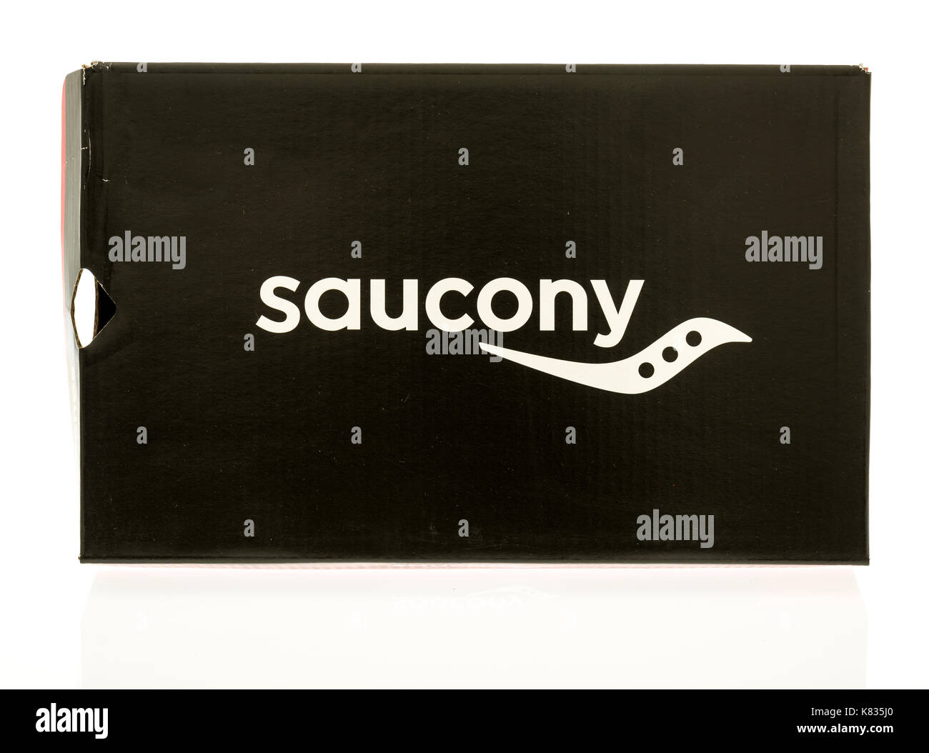 Winneconne, WI - 10. September 2017: einen Schuhkarton mit Saucony in einem isolierten Hintergrund. Stockfoto