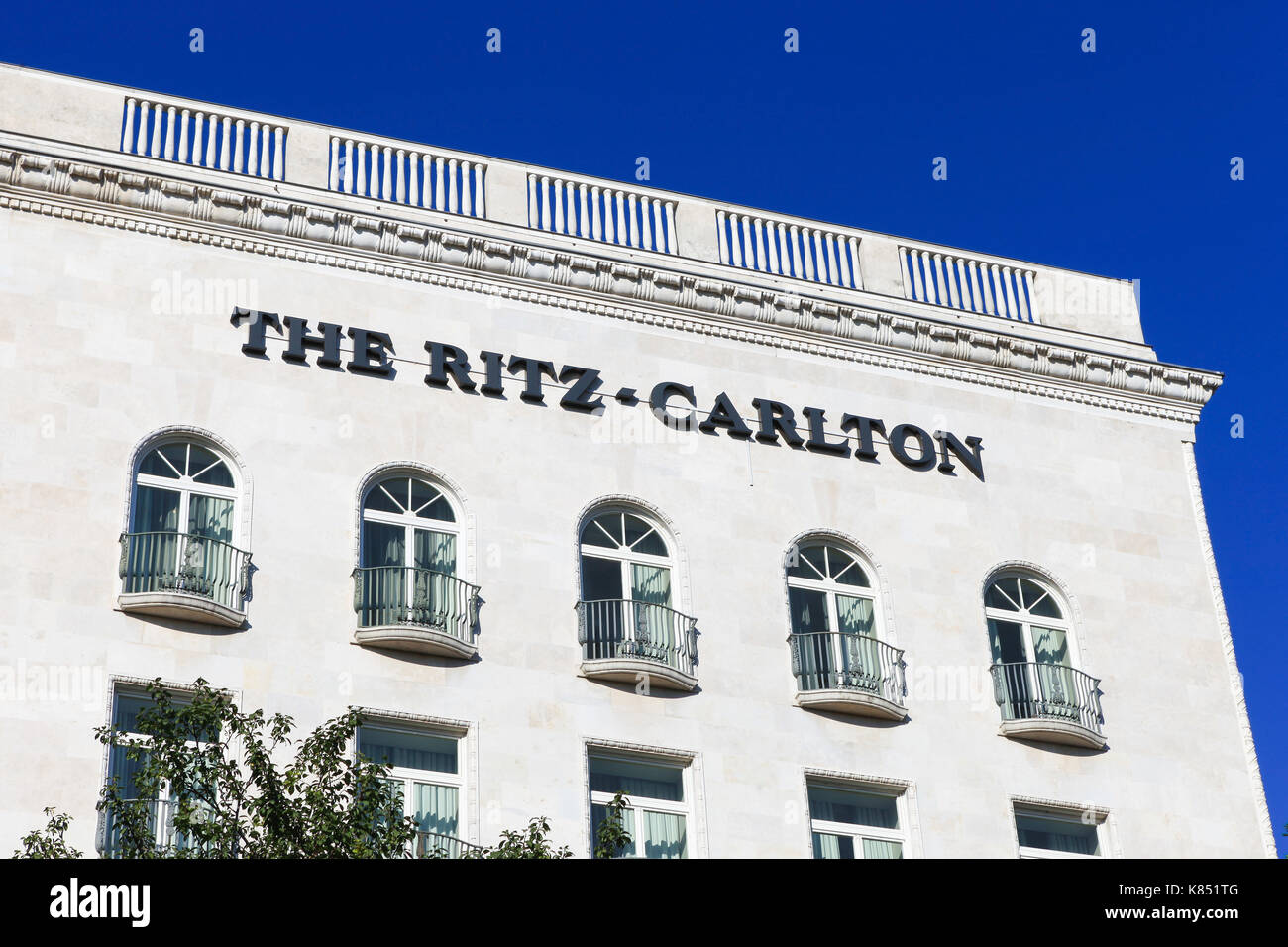 Das Ritz-Carlton Hotel in Budapest. Diese Hotelkette betreibt 91 Luxushotels und Resorts in 30 Ländern. Stockfoto