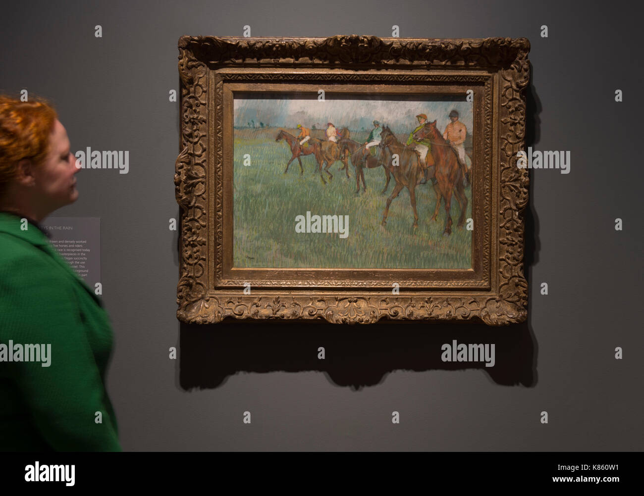 National Gallery, London, UK. 18 Sep, 2017. Degas Kunstwerke aus dem Burrell Collection, Glasgow gehen auf Anzeige an der Nationalen Galerie ab 20. September 2017 - vom 7. Mai 2018. Versand Magnat Sir William Burrell begabte seine große Kunstsammlung, darunter eine der schönsten Sammlungen von Degas pastels in der Welt, der Stadt Glasgow 1944. Hilaire-Germain - Edgar Degas. Foto: Jockeys im Regen, über 1883-6. Die Burrell Collection, Glasgow. Glasgow Museen Sammlung. Von einem Mitglied der Galerie Personal gesehen. Credit: Malcolm Park/Alamy Leben Nachrichten. Stockfoto