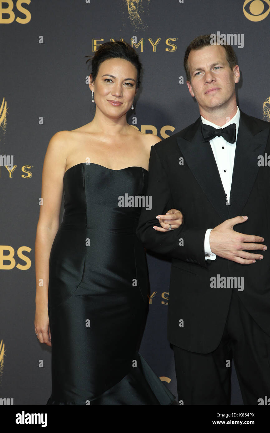 Los Angeles, Ca, USA. 17 Sep, 2017. Lisa Freude, Jonathan Nolan Am 69 Emmy Awards, die in den Microsoft Theater in Kalifornien am 17. September 2017. Credit: Faye S/Medien Punch/Alamy leben Nachrichten Stockfoto