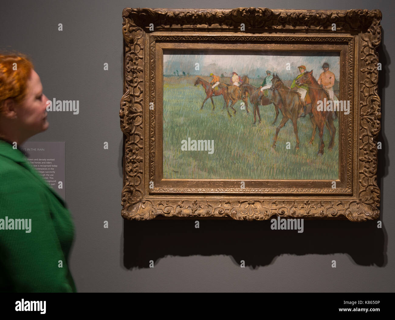 National Gallery, London, UK. 18 Sep, 2017. Degas Kunstwerke aus dem Burrell Collection, Glasgow gehen auf Anzeige an der Nationalen Galerie ab 20. September 2017 - vom 7. Mai 2018. Versand Magnat Sir William Burrell begabte seine große Kunstsammlung, darunter eine der schönsten Sammlungen von Degas pastels in der Welt, der Stadt Glasgow 1944. Hilaire-Germain - Edgar Degas. Foto: Mitglied der Galerie Personal Views Jockeys im Regen, über 1883-6. Die Burrell Collection, Glasgow. Glasgow Museen Sammlung. Credit: Malcolm Park/Alamy Leben Nachrichten. Stockfoto