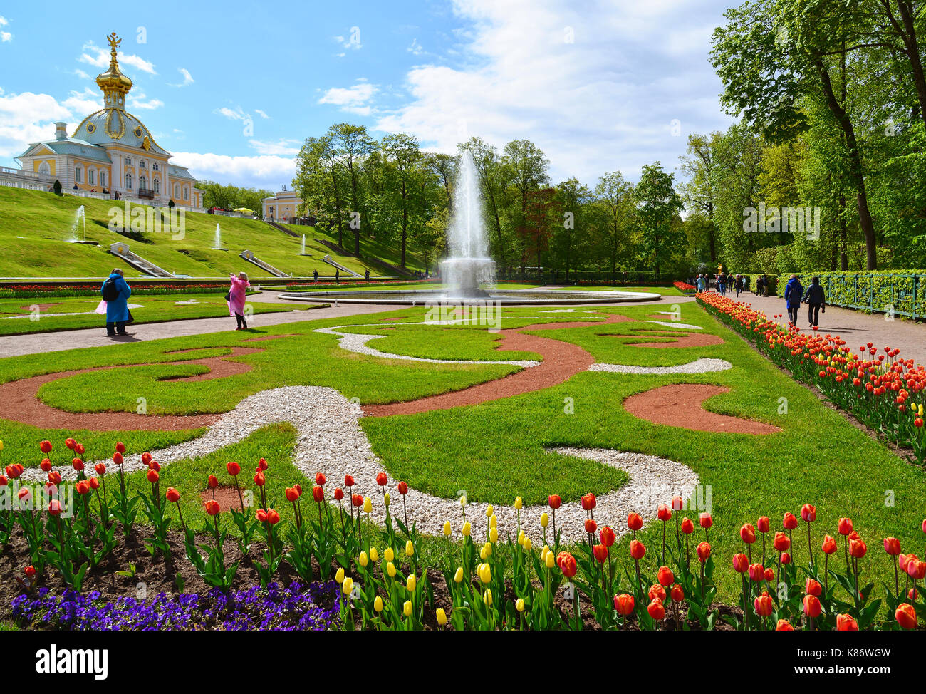 Peterhof, Russland - Juni 03. 2017. Große italienische Brunnen in großer Verlust Stockfoto