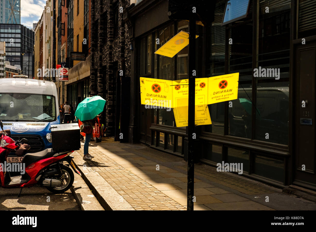 Parkinmg susupension unterzeichnen, Shoreditch High Street, London, UK Stockfoto