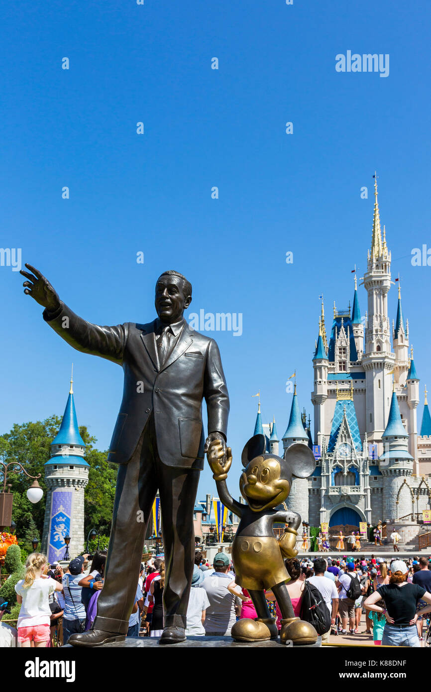 Walt Disney's Magic Kingdom Theme Park, mit dem Märchenschloss, Orlando, Florida, USA Stockfoto