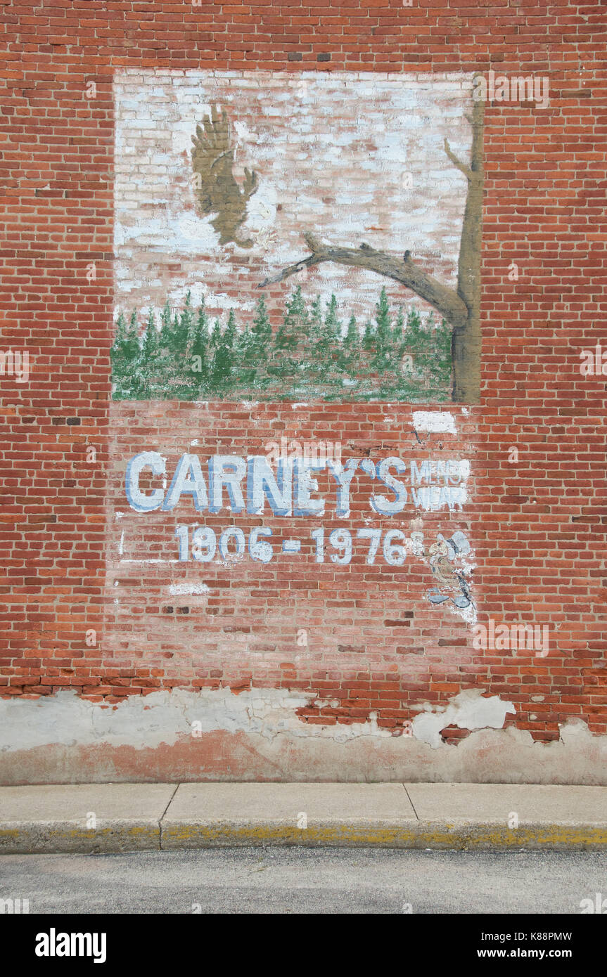 Klassische Malerei auf einer Mauer in der Nähe von Rochelle, Illinois, USA Stockfoto