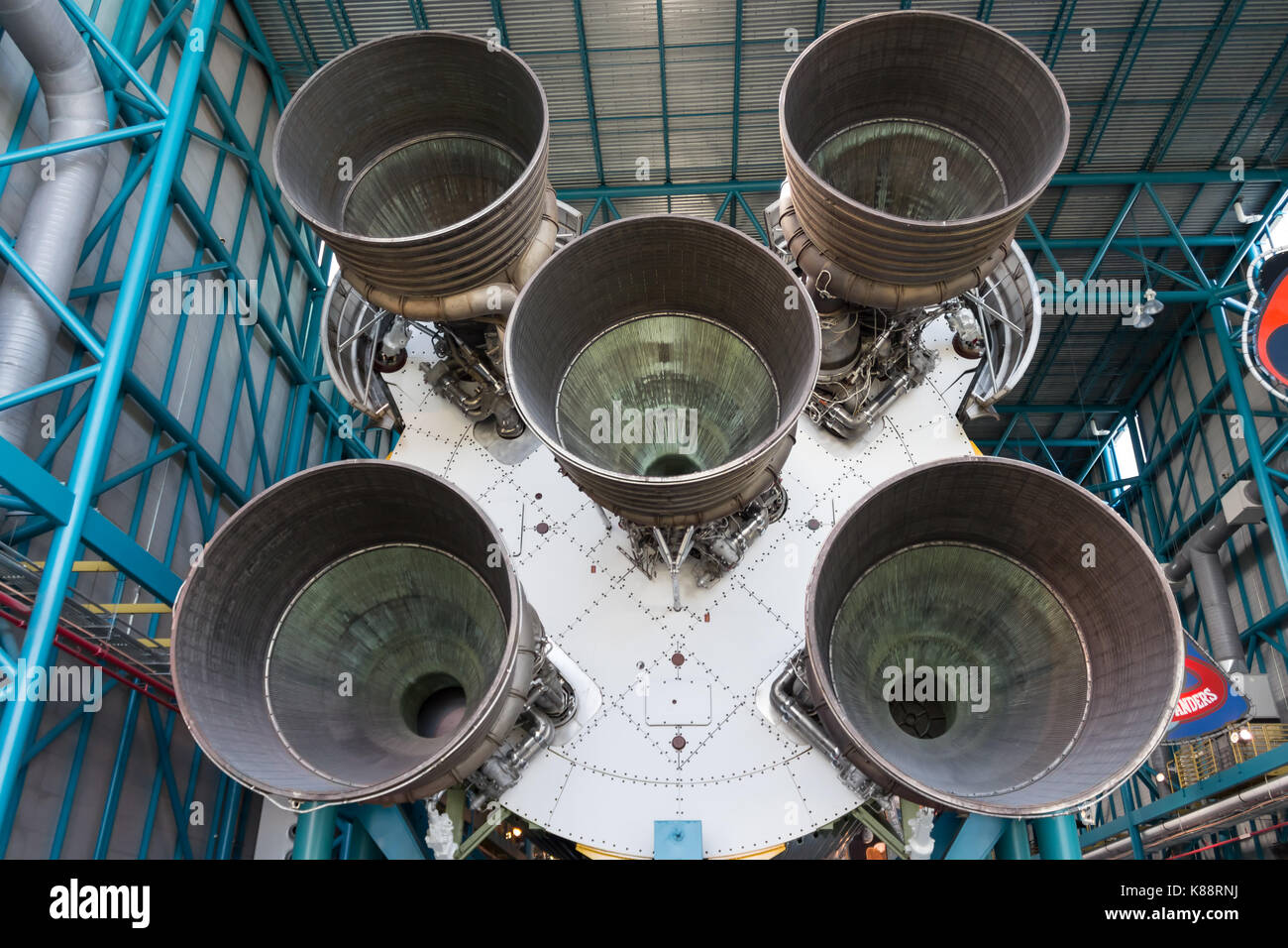 Apollo Saturn V erste Stufe Motoren im Kennedy Space Center / Apollo Saturn V-Center Stockfoto