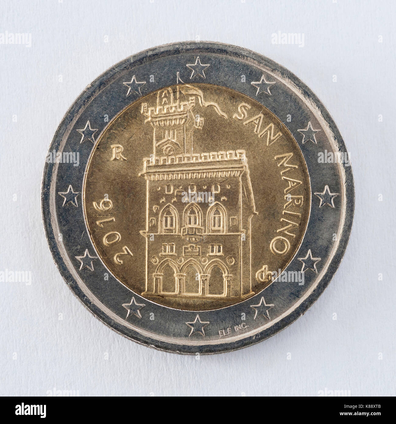 Eine 2-Euro-Münze mit Wappen von San Marino Palast (Palazzo Pubblico). Stockfoto
