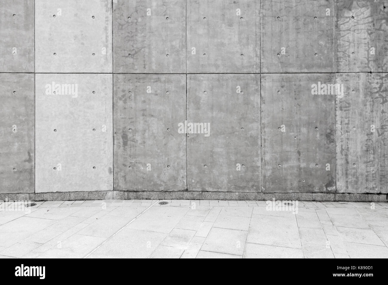 Leere Beton Wand und Boden, Vorderansicht. Abstrakte architektonischen Hintergrund Stockfoto