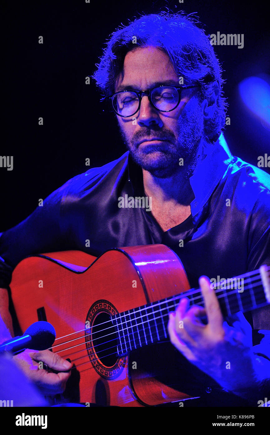 Al Di Meola, berühmtheit, Porträt, Jazz, Fusion, Gitarrist, al, al di meola, Konzert, di meola, Gitarrenvirtuose Al Di Meola, Foto Kazimierz Jurewicz Stockfoto