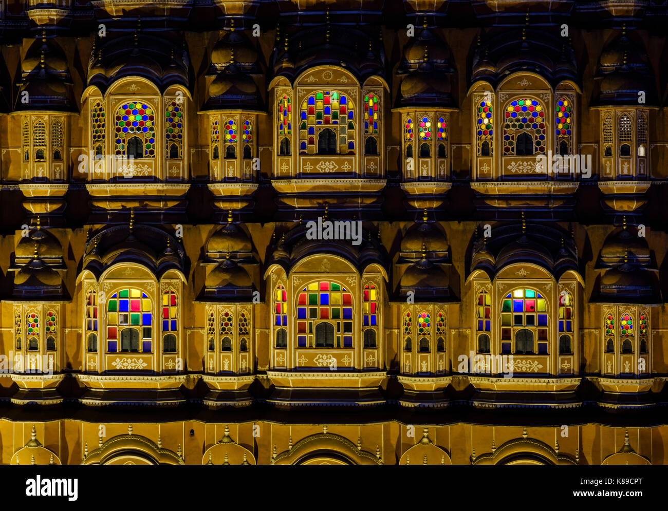 JAIPUR, INDIEN - ca. November 2016: Hawa Mahal auch als der Palast der Winde, Jaipur, der Rosafarbenen Stadt bekannt. Der Palast ist ein sehr beliebtes torist attra Stockfoto