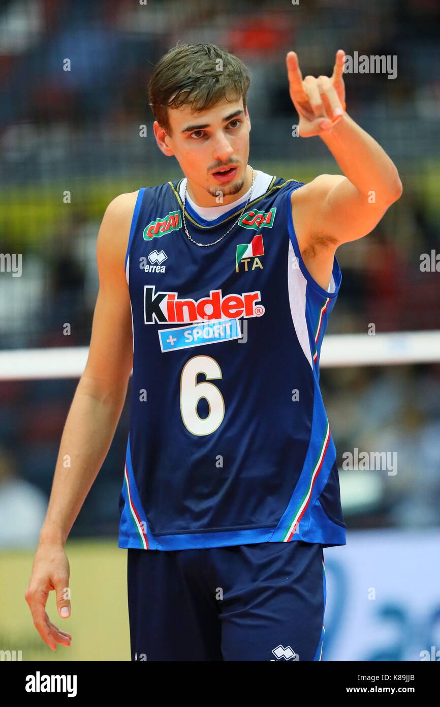 Osaka, Japan. 17 Sep, 2017. Simone Giannelli (ITA) Volleyball: FIVB World Grand Champions Cup 2017 Männer Match zwischen Italien 3-1 USA im Osaka Municipal Central-Gymnasium in Osaka, Japan. Credit: Naoki Nishimura/LBA SPORT/Alamy leben Nachrichten Stockfoto