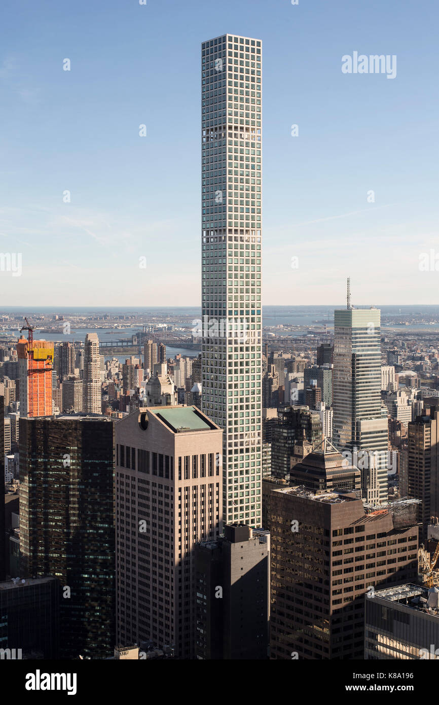 Anzeigen von 432 Park Avenue und die benachbarten Gebäude. New York Cityscapes 2017, New York City, USA. Architekt: Verschiedene, 2017. Stockfoto