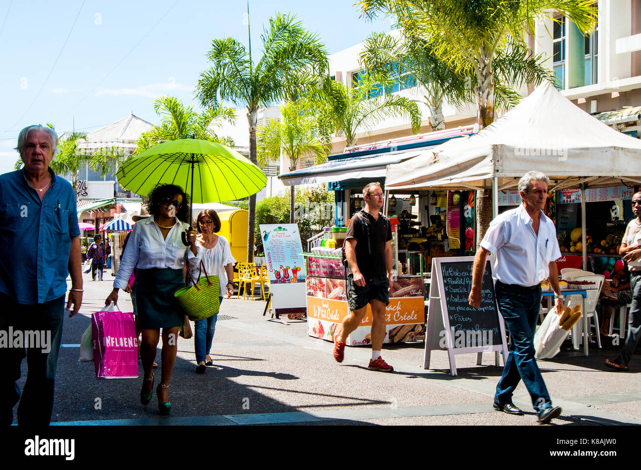 Fußgänger nur Shopping Street Scene, Rue Marechal Leclerc, St. Denis, La Réunion Stockfoto