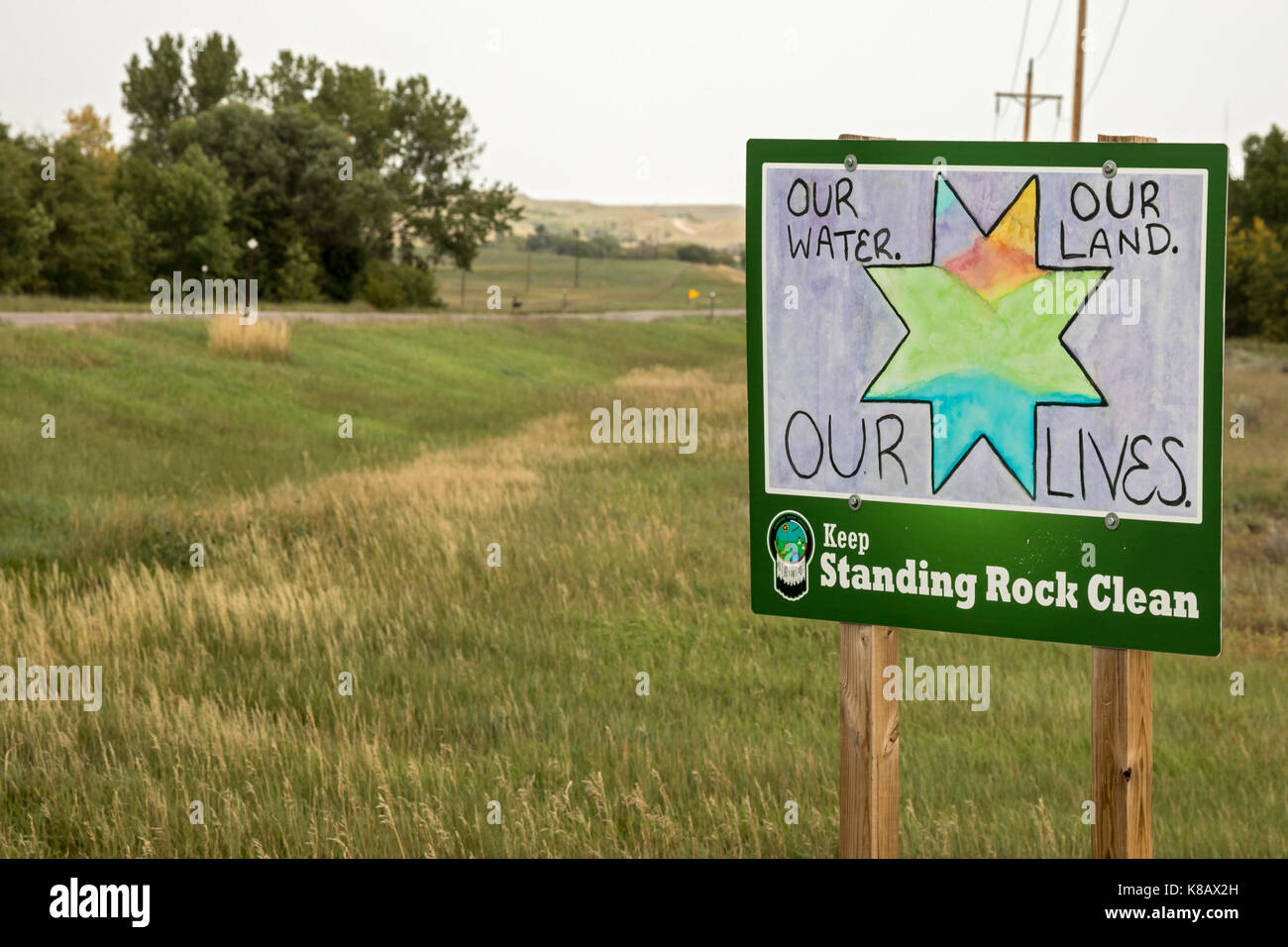 Little Eagle, South Dakota - ein Zeichen entlang der Autobahn 63 an der Standing Rock Reservation, nicht weit von der Stelle der 2016 Kampf gegen die Stockfoto